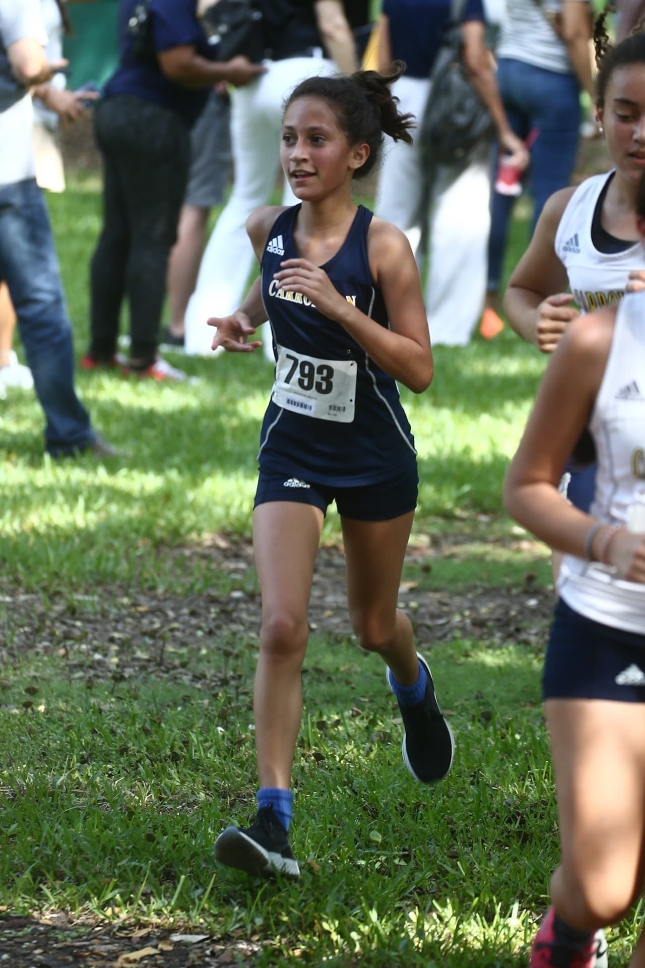 La felicidad de Emme al ver a su familia unida, animándola, fue evidente.