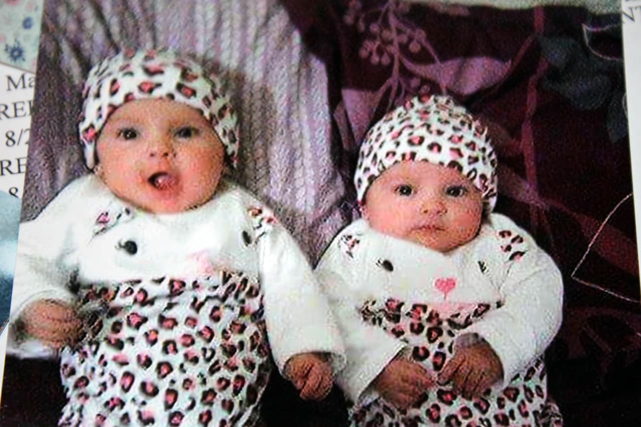 Hannah y Hannia, cuando eran bebes, una foto que guarda Denia.