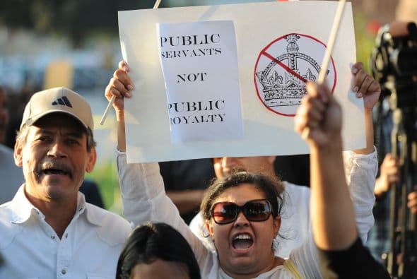 16 de Septiembre del 2010: John Chiang estima que la ciudad de Bell obtuvo más de $5.6 millones en impuestos locales. EN IMAGENES: Los sucesos que llevaron a la exposición de una de las ciudades más corruptas de los Estados Unidos Fuente: Los Angeles Times