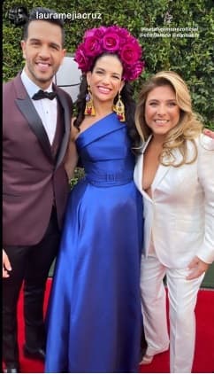 Los chefs de Despierta América posaron felices junto a la cantante Natalia Jiménez.