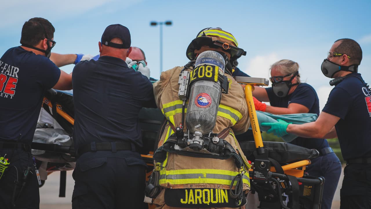 El menor está siendo atendido y de acuerdo con las autoridades, está fuera de peligro.