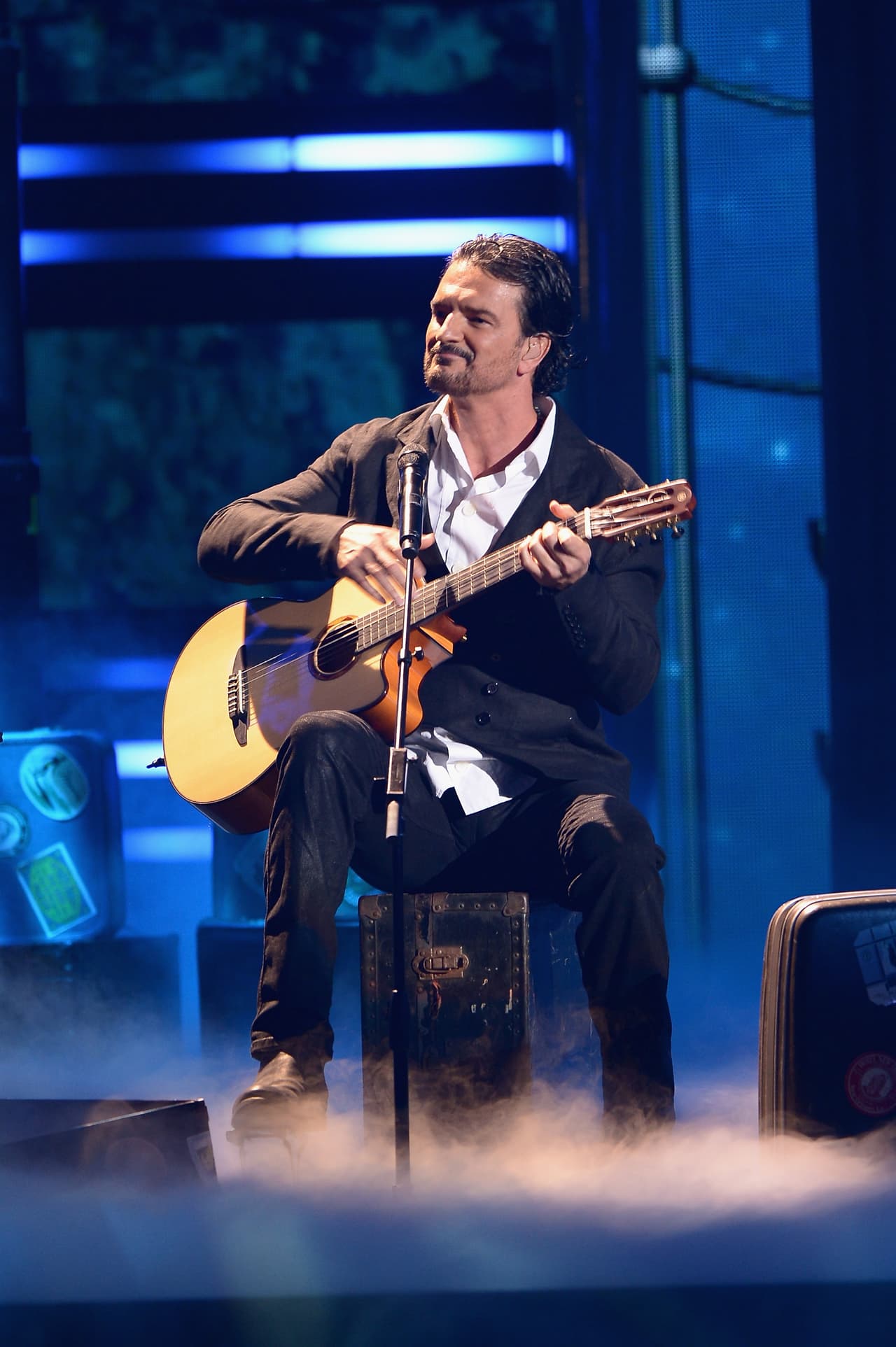 Sus fanáticos, al escuchar eso, no dejaron de aplaudirle y también se manifestaron contra el empresario.