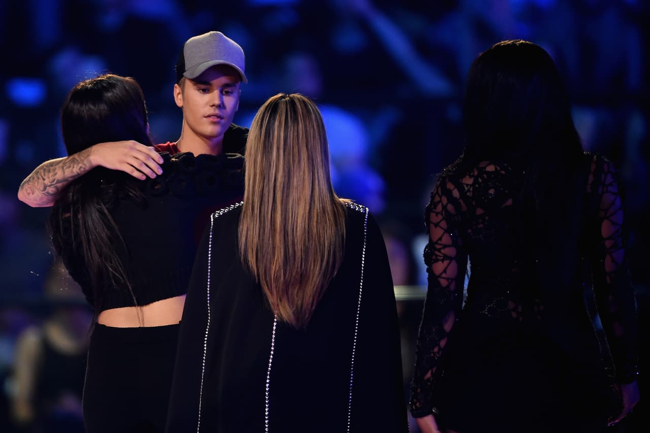 Y parece que todas las chicas querían correr a abrazarlo por estos logros.
