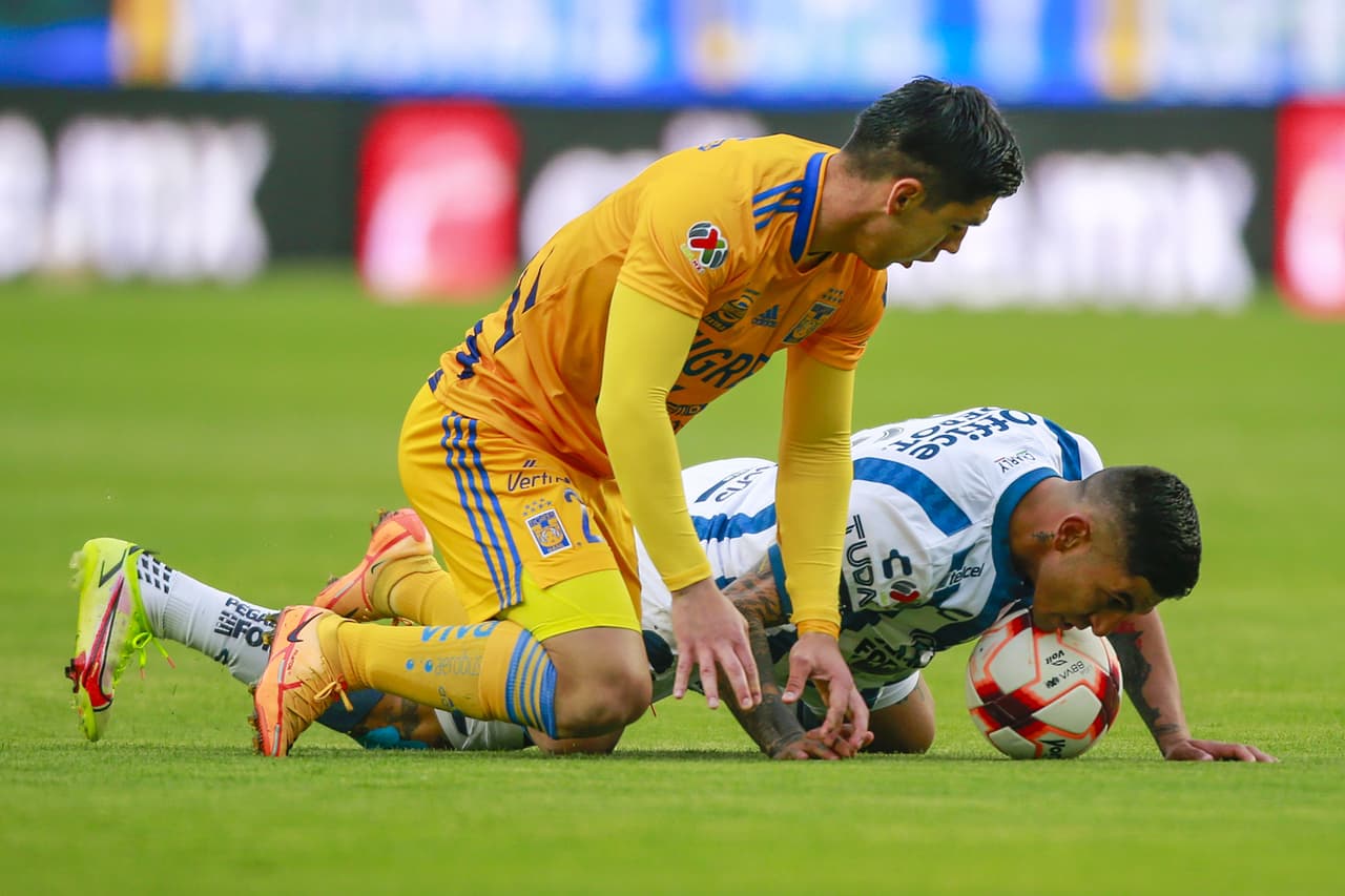 Con dos goles de Víctor Guzmán el Pachuca venció a Tigres y tomaron el liderato del Clausura 2022.
