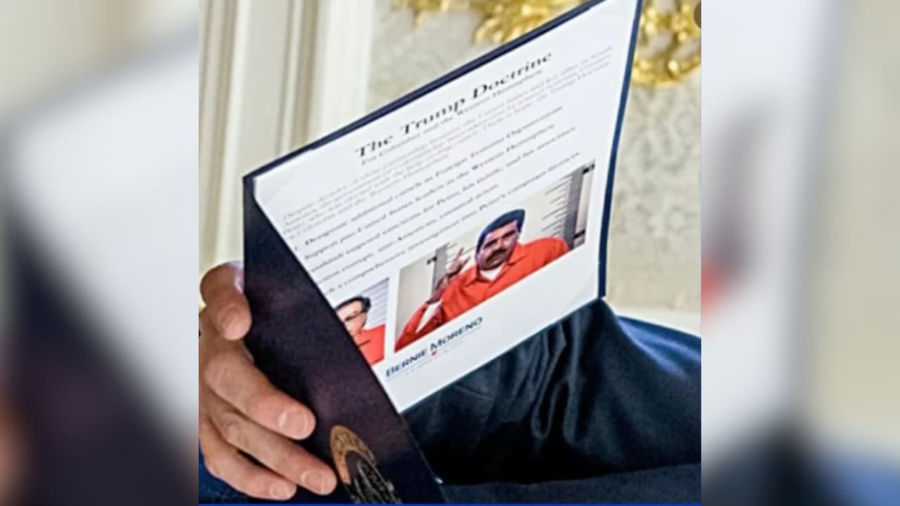 Petro califica de "irrespeto brutal" imagen captada en la Casa Blanca donde sale vestido de preso