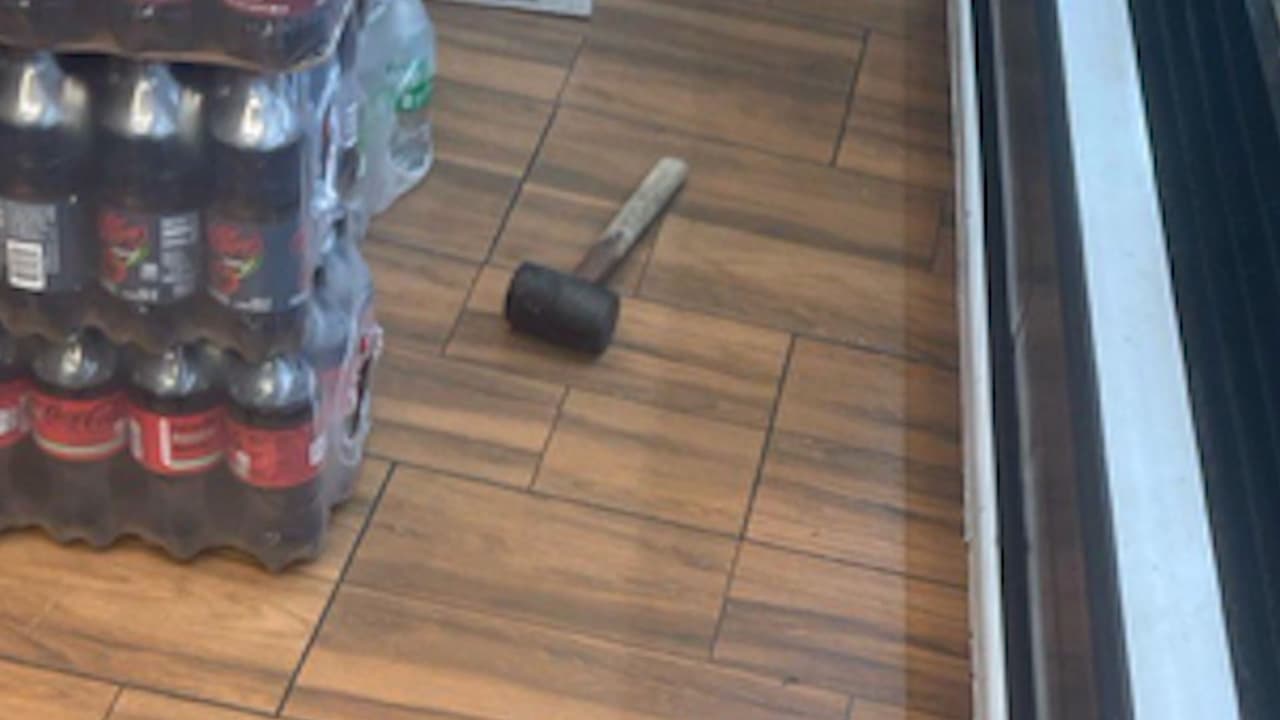 <b>La mujer de origen mexicano y madre de tres hijos fue hospitalizada </b>y tuvo que recibir más de 20 puntadas en el rostro por una herida que recibió en el ataque.