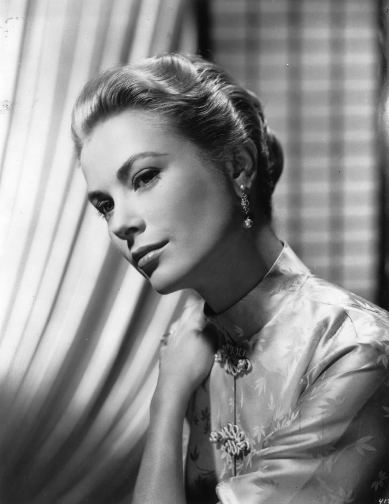 La icónica actriz estadounidense Grace Kelly murió el 14 de septiembre de 1982 a los 52 años de una hemorragia cerebral que le provocó un accidente automovilístico.