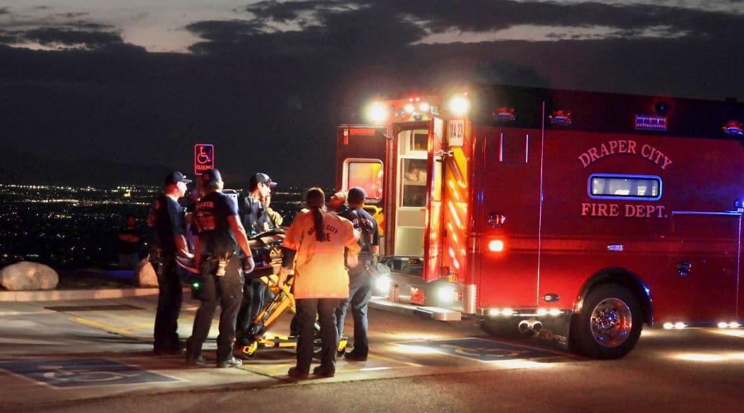 El Departamento de Bomberos de la Ciudad de Draper junto con el Departamento de Seguridad Pública están satisfechos con el rescate de la persona, de quien tan solo revelaron que es hombre, y ya se encuentra en un hospital a salvo.