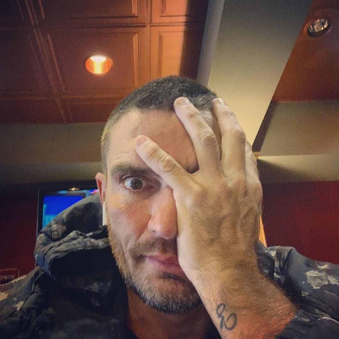 "¿Tú eres mujeriego?" cuestionó Lili, sin embargo, justo al momento que debía contestar nuestro presentador invitado, lo salvó la campana de la televisión en vivo: "Vamos a una pausa", dijo el actor ante la risa de La Flaca.