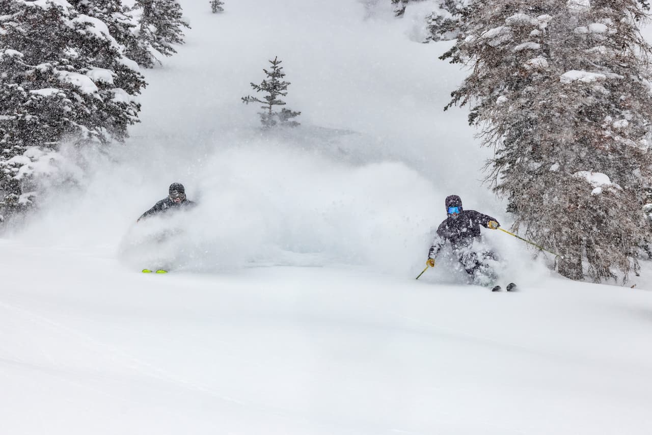Estaciones de esquí en Utah adelantan apertura luego de nevadas masivas    