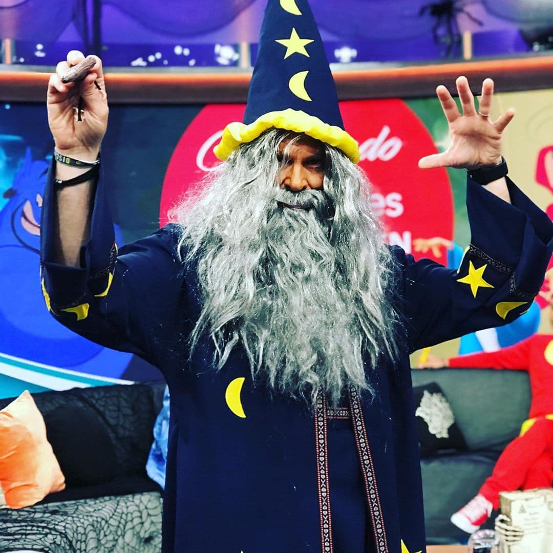 Y este hechicero legendario está representado ni más ni menos que por nuestro Alan Tacher.