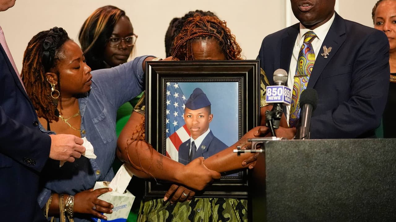 Familia del aviador Roger Fortson considera “preocupantes” los hallazgos de la cámara corporal del policía implicado