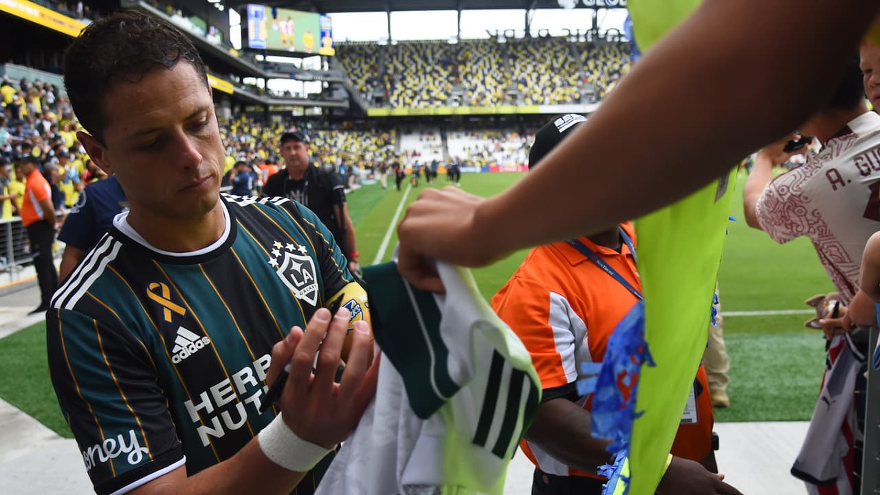 Chicharito y Herrera en Top 10 de mejor pagados en la MLS y Vela se desploma