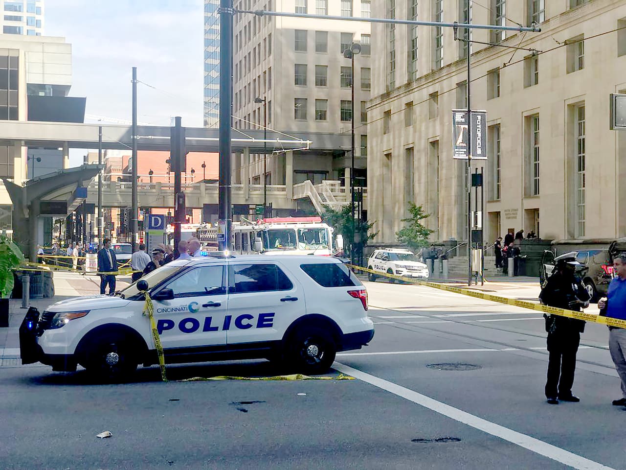 Las calles cercanas a la sede del Fifth Third Bank están bloqueadas por la autoridades.