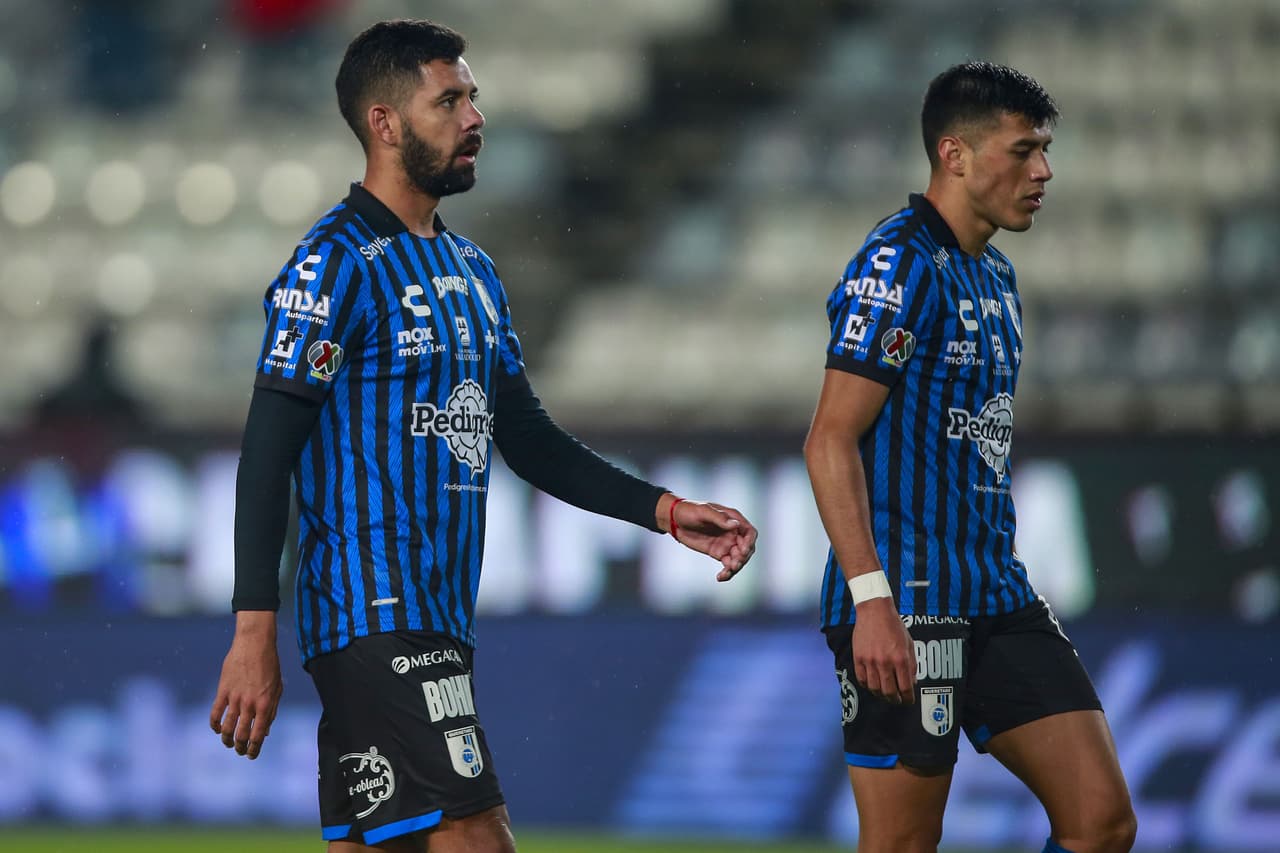 Los Tuzos se fueron con ventaja al descanso tras los tantos de Nicolás Ibáñez y Luis Chávez, pero Ángel Sepúlveda rescató el empate para los Gallos; José Angulo había adelantado a los visitantes.