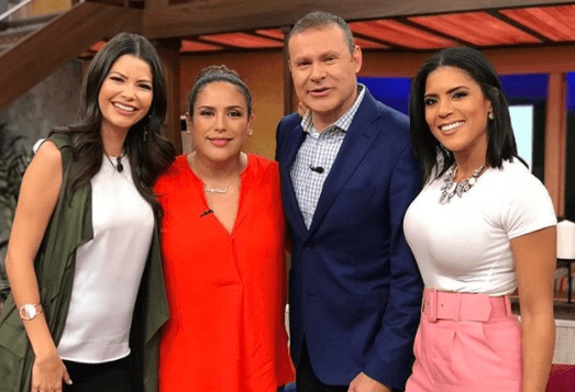 Todos estaban felices con su visita, Angélica Vale no conocía esta casa.