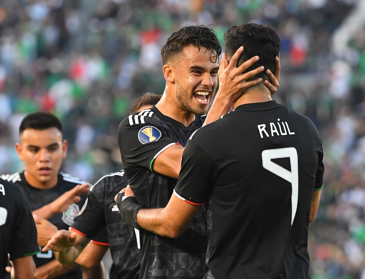 Miguel Herrera, entrenador del América, confirmó que en el club no están negociando la llegada de Diego Reyes. De momento no se sabe cuál será el futuro del defensor.