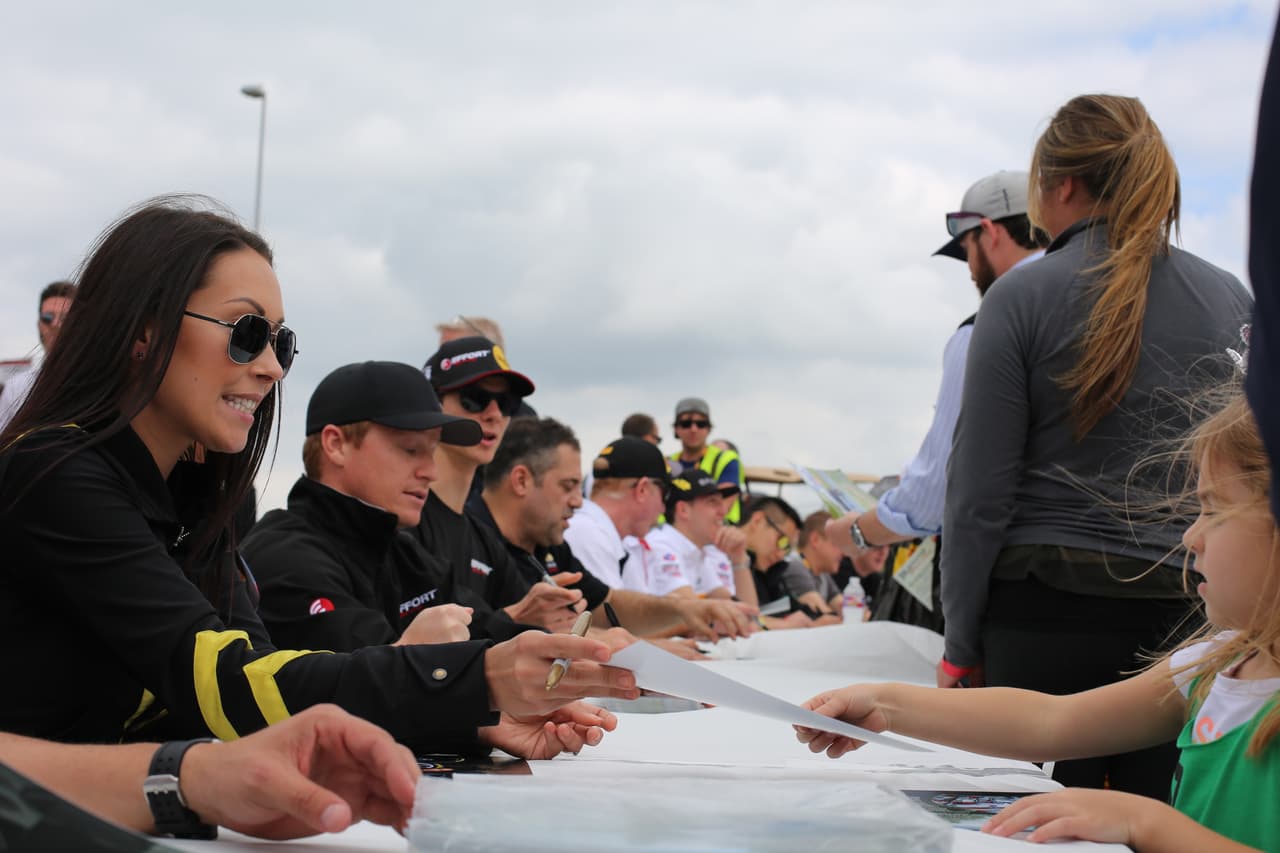 Miles de personas disfrutaron este fin de semana del Pirelli World Challenge en el Circuito de las Américas de Austin.