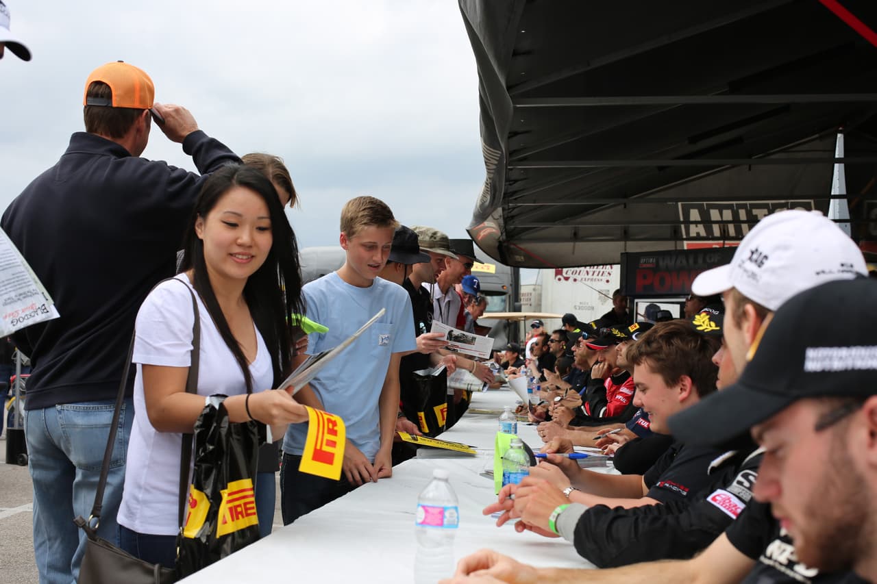 Miles de personas disfrutaron este fin de semana del Pirelli World Challenge en el Circuito de las Américas de Austin.