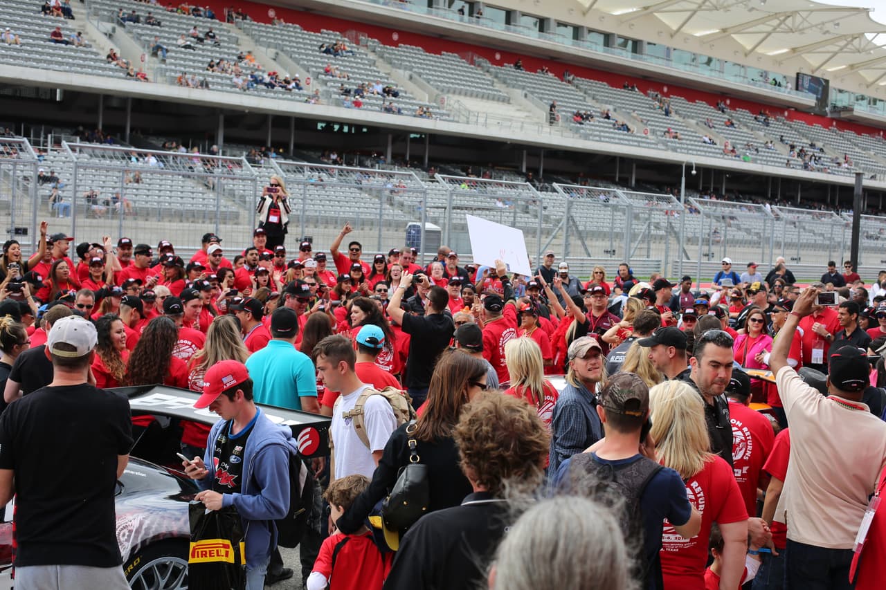 Miles de personas disfrutaron este fin de semana del Pirelli World Challenge en el Circuito de las Américas de Austin.