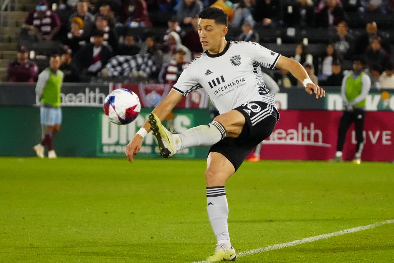 Cristian Espinoza y los Quakes hicieron temblar al LAFC de Carlos Vela