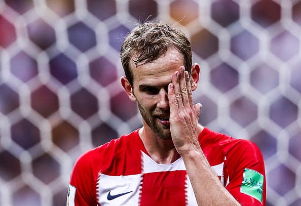 El defensor croata, Strinic, se convierte en la siguiente víctima de futbolistas con problemas en el corazón.