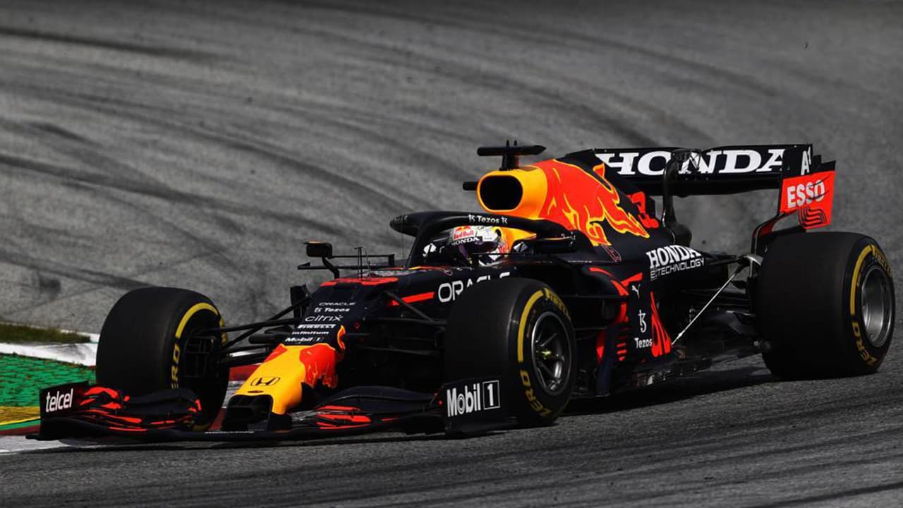 Checo Pérez se quedó a medio segundo del podio en GP de Estiria