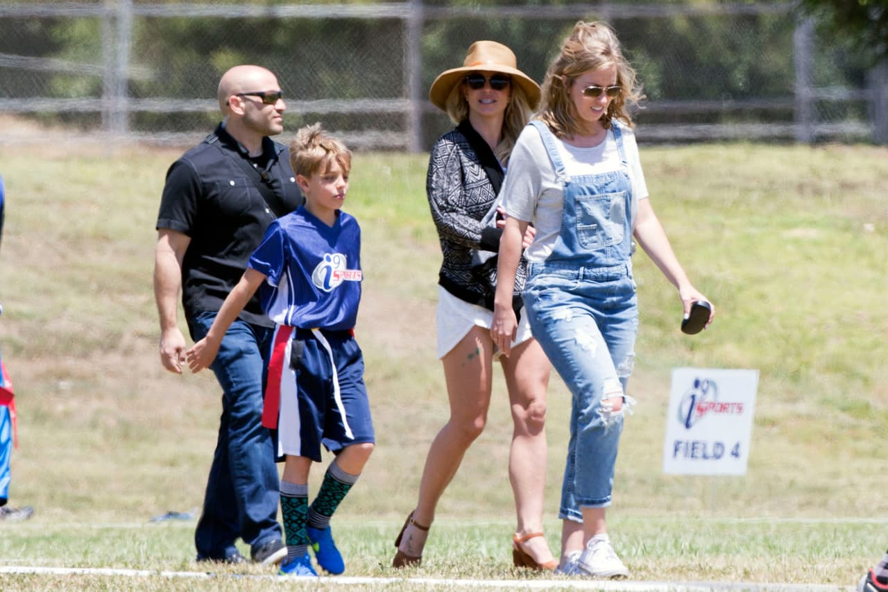 La salida se debió a un partido de basquetbol que tenían sus peques.