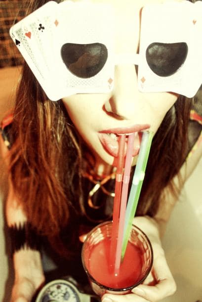 Cuídate de las fotos que mañana podrían avergonzarte.