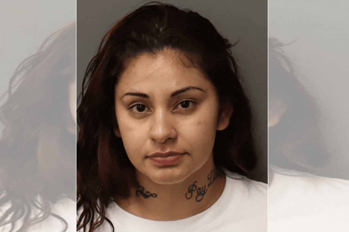 Arrestan a una mujer de Riverside por posible fraude con beneficios de desempleo 