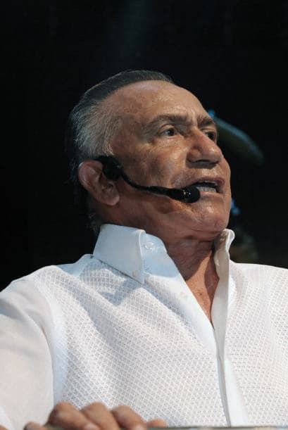 "Me liberaré y gobernaré el Paraguay", prometió poco antes de ingresar en una cárcel militar de Asunción para cumplir la condena de diez años por la intentona golpista en 1996 contra Wasmosy.