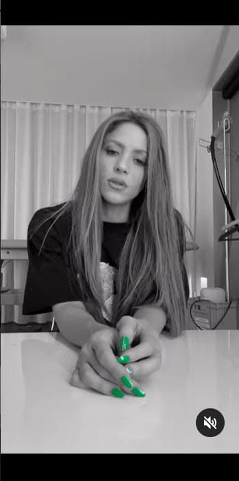 En junio, El Diario de Catalunya publicó que los amigos de Piqué habían apodado a Shakira como "La Patrona", por su manera de ser.
<br>