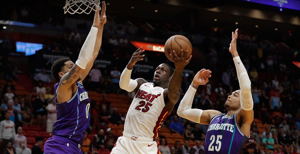 La NBA planea permitir como máximo a 17 jugadores por equipo
