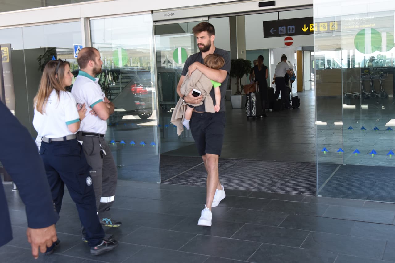 A Piqué le tocó el pequeño Sacha.