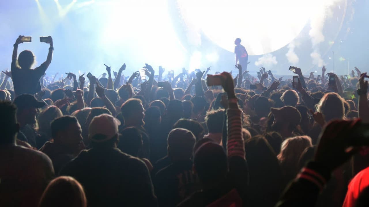 Cómo sobrevivir a una estampida humana: consejos que te pueden salvar la vida