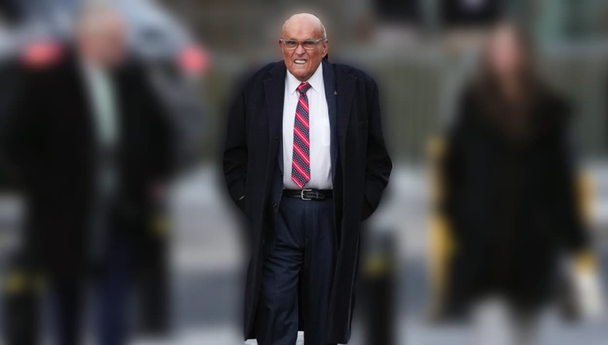 Rudy Giuliani revive en Florida: el exalcalde de Nueva York despierta del coma haciendo chistes