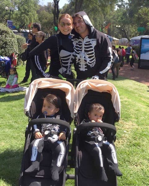 Los actores siguen más enamorados que nunca, sobre todo por la linda familia que forman.