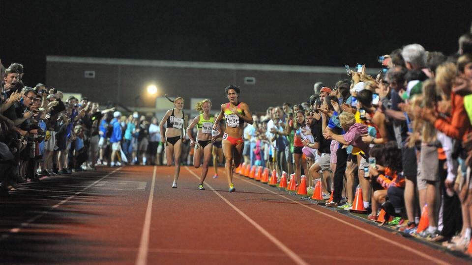 <b><a href="https://sirwaltermiler.com/">Sir Walter Miler (5 de Agosto)</a></b>. Uno de los mejores (y más rápidos) eventos de atletismo de los Estados Unidos, el Sir Walter Miler, es un evento de entrada gratuita que cuenta con un campo de élite de hombres y mujeres corredoras y permite a los fanáticos subir a la pista en Cardinal Gibbons High School para gritar y animarlos.