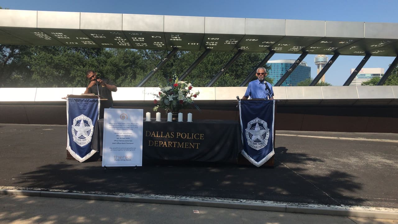 Cuatro agentes de la Policía de Dallas y un agente de Transporte Rápido del Área de Dallas murieron y varios más resultaron heridos.