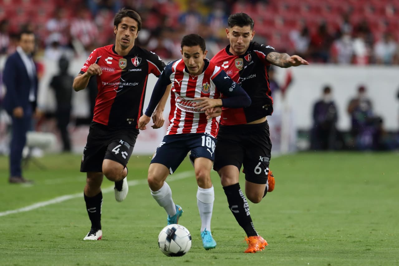 Con gol de último minuto el Atlas rescató un empate ante Chivas en el Clásico Tapatío.