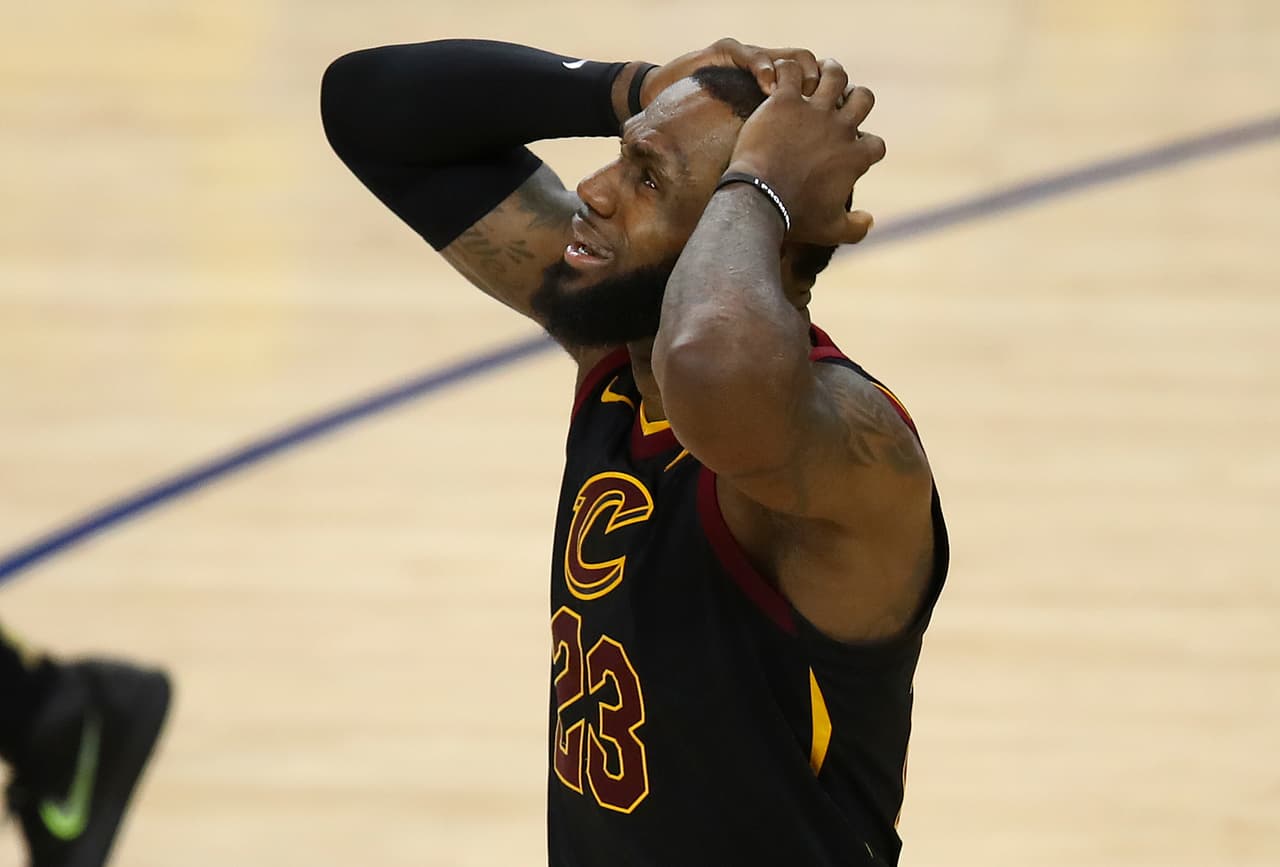A pesar de los 51 puntos de James, los de Cleveland se fueron derrotados del Oracle Arena.