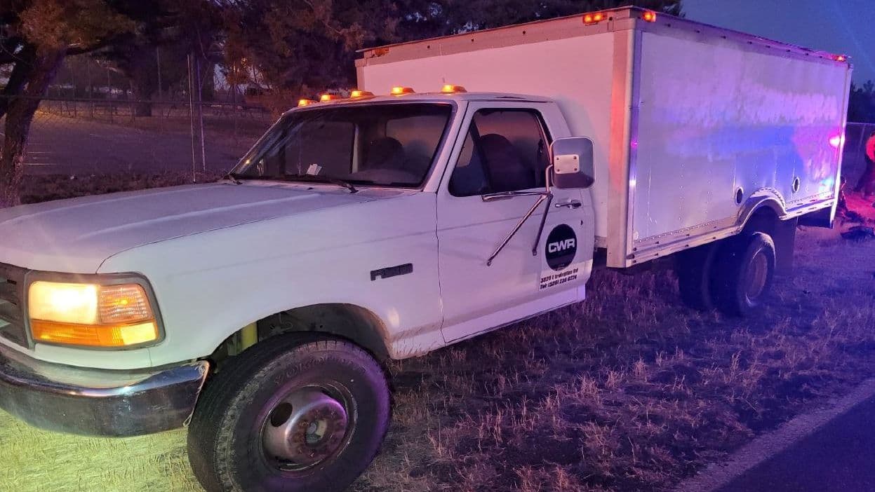 Un ciudadano estadonidense conducía este camión en el que llevaba a los indocumentados.