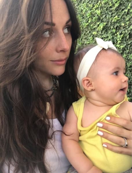 "Felices cinco meses amor de mi vida", fue la manera en la que la actriz Zuria Vega felicitó a su hija, Lua.
