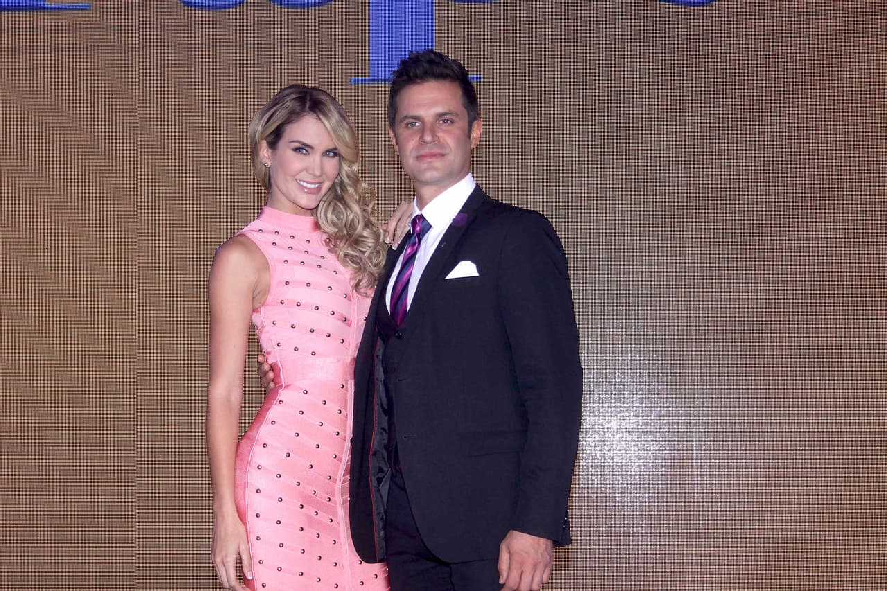 El rol antagónico de la telenovela está a cargo de 
<b>Verónica Montes</b>, ella le da vida a Kika. Mientras que 'Fabián' (
<b><a href="http://www.univision.com/temas/mark-tacher">Mark Tacher</a></b>) es el mejor amigo de 'Mauricio' (
<b><a href="http://www.univision.com/temas/sebastian-rulli">Sebastián Rulli</a></b>), quien lo aconseja en todos los problemas que tiene con su sorpresiva paternidad.