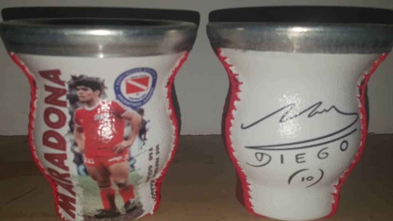 Uno más del Diego, ahora la edición de Argentinos Juniors, el club que lo vio nacer.