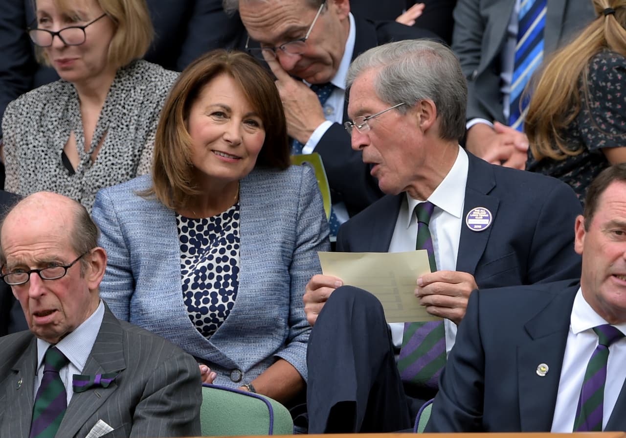 Michael y Carole se casaron el 21 de junio de 1980 en la Iglesia de St James en Dorney, Buckinghamshire. De su matrimonio nacieron Catherine Elizabeth, Philippa Charlotte y James William.
