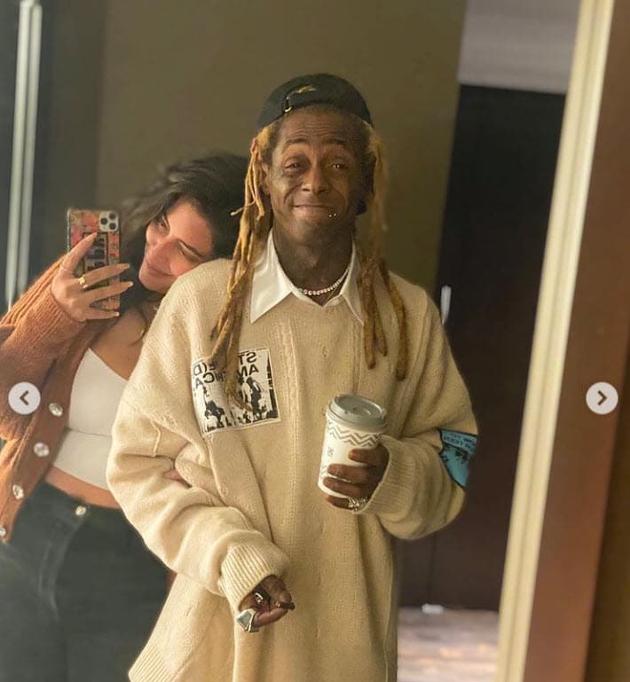 En una de las fotos apareció de manera muy cariñosa junto a Lil Wayne. 
<br>