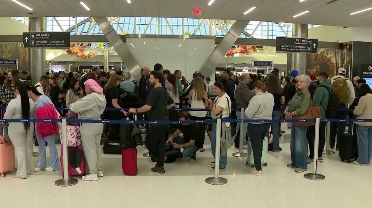 ¿Con cuánto tiempo de anticipación se recomienda llegar a aeropuertos? Guía de consejos para viajeros por caos TSA