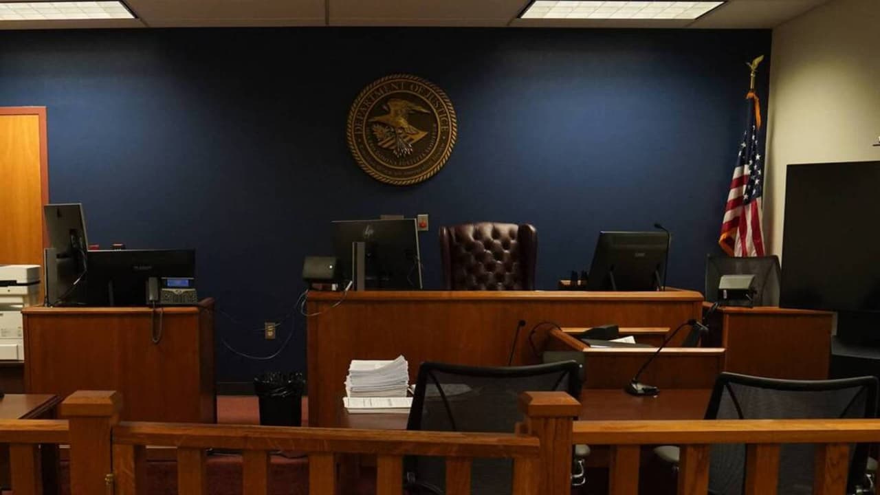 Gobierno de Trump busca anular miles de solicitudes de asilo sin análisis previo, según reporte