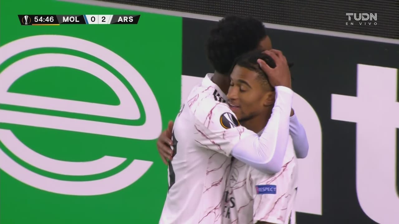 ¡Más cómodo imposible! Nelson se anticipa a todos y define para el 0-2